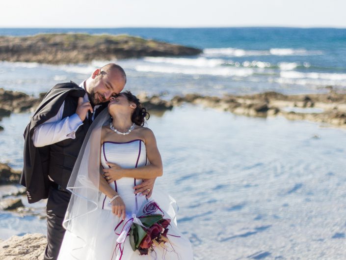 Fotografia di matrimonio realizzata a Cabras, provincia di Oristano, sulla spiaggia di Is Arutas